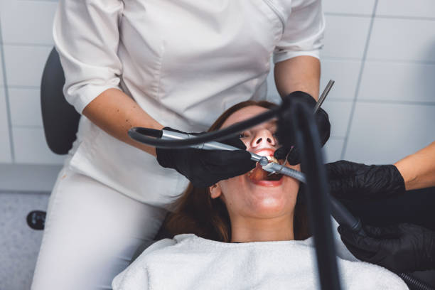 Best Emergency Wisdom Tooth Extraction in Chigan Center, MI